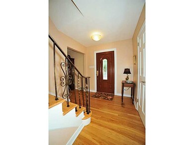 Entry/Foyer.