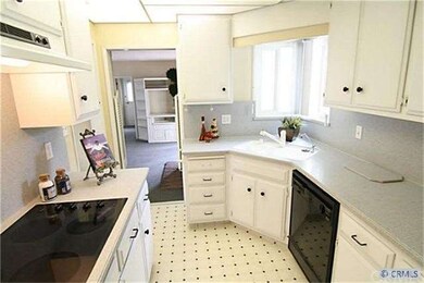 Light, Bright, and Airy Kitchen with Newere Applia