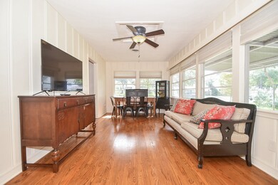 1070 Gardenia Dr, Houston, TX 77018 - photo 7