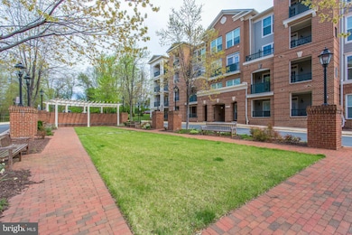 2903 Saintsbury Plaza unit 405, Fairfax, VA 22031 - photo 6