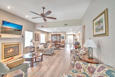 08-LIVING ROOM