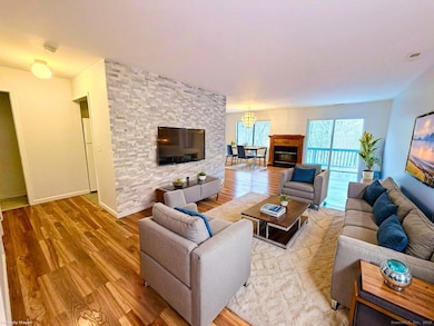 Riverbend unit A17, Danbury, CT 06810 - photo 3