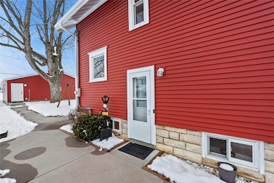 2448 2nd St SW, Cedar Rapids, IA 52404 - photo 4