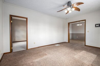 606 E Lincoln St, Nappanee, IN 46550 - photo 5