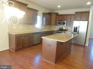 11185 Commanders Ln, White Plains, MD 20695 - photo 6