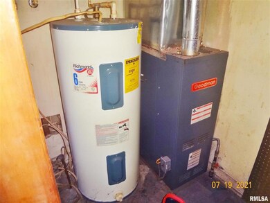 1715 N Ottawa St, Lincoln, IL 62656 - photo 7