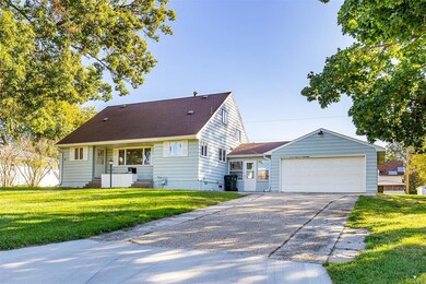 1820 W 3rd St, Perry, IA 50220 - photo 4