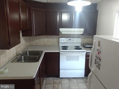 976 W Main St unit 2, New Holland, PA 17557 - photo 4