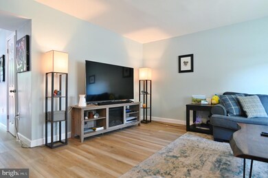 9040 Bonham Cir, Manassas, VA 20110 - photo 5