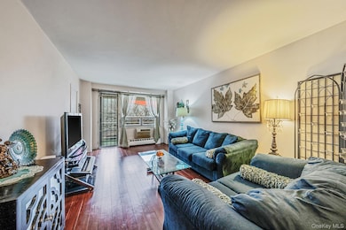 61-25 97th St unit 2B, Rego Park, NY 11374 - photo 2