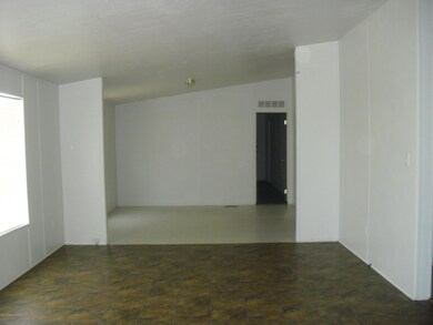 5810 Melissa St, Farmington, NM 87401 - photo 2