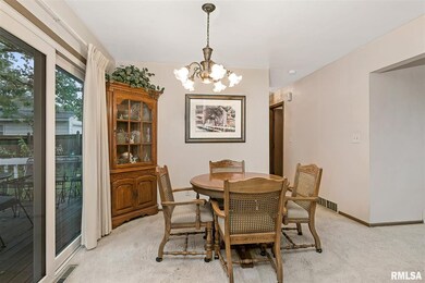 2702 Crestview Dr, Bettendorf, IA 52722 - photo 6