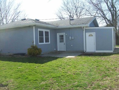 727 Poplar St, Tipton, IN 46072 - photo 2