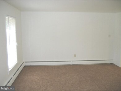 61 Canoebirch Rd, Levittown, PA 19057 - photo 4