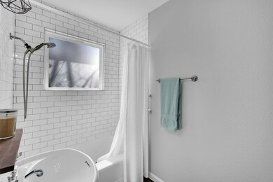 1313 N Preston St, Ennis, TX 75119 - photo 6