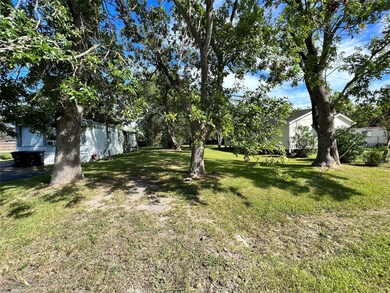 1610 Rice St, Alvin, TX 77511 - photo 2