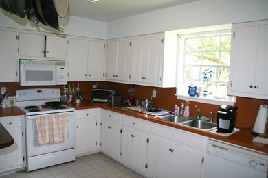 243 Northwest Dr, Fredericksburg, TX 78624 - photo 4