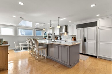 Lincoln Wharf unit 802/803, Boston, MA 02109 - photo 2