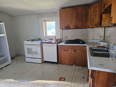 217 Lincoln Ave, Dunkirk, IN 47336 - photo 5