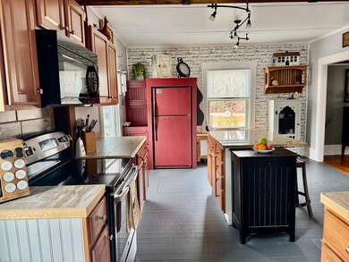 23 Hillcrest St, North Dartmouth, MA 02747 - photo 5