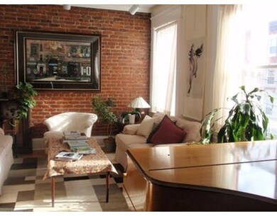 11 Verndale St unit 2, Brookline, MA 02446 - photo 2