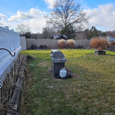 28 Cardinal Dr, Poughkeepsie, NY 12601 - photo 5