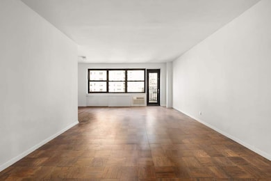 Lincoln Towers unit 18M, New York, NY 10023 - photo 4