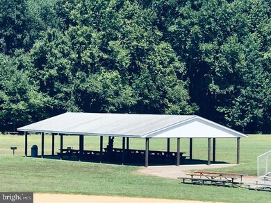 36945 W Lakeland Dr, Mechanicsville, MD 20659 - photo 3