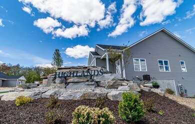 HighlandsMayStone05