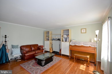 4916 King Solomon Dr, Annandale, VA 22003 - photo 4