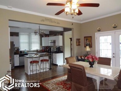 203 E Summit Ave, Shenandoah, IA 51601 - photo 5