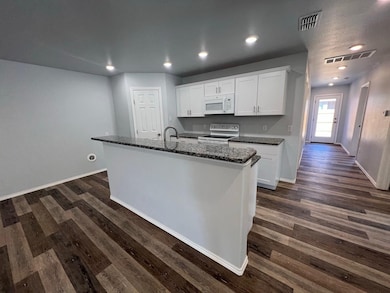 5611 Jarvis St unit B, Lubbock, TX 79416 - photo 3