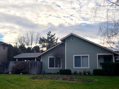 2926 Galaxy Way, Grants Pass, OR 97527 - photo 3