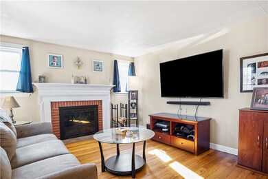 1917 Warwick Ave, Warwick, RI 02889 - photo 4