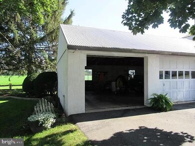 607 S Kinzer Ave, New Holland, PA 17557 - photo 7