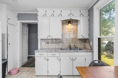 720 Porter Ave, Aurora, MO 65605 - photo 5