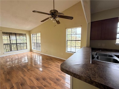 714 Fairfax Dr unit 119, Gretna, LA 70056 - photo 3