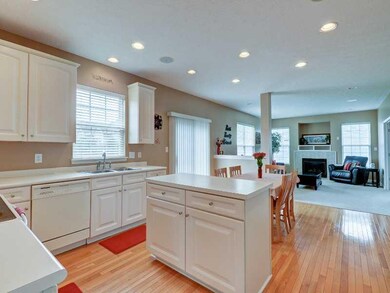 Kitchen. Kitchen w/ 42 cabs & Center Island.