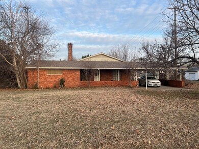 1427 S 16th St, Chickasha, OK 73018 - photo 2