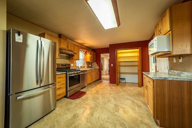 714 E 6th St, Concordia, KS 66901 - photo 6