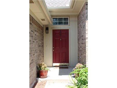 4021 Gyrfalcon Dr, Norman, OK 73072 - photo 2