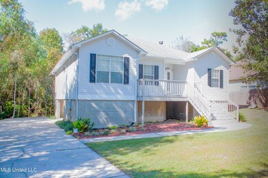 Front Driveway/Walk View