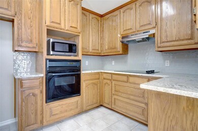 111 Heneretta Dr, Hurst, TX 76054 - photo 6