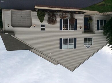 2170 Woodridge Dr, Macungie, PA 18062 - photo 2