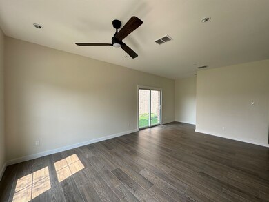 210 Veracruz Dr unit 106, Laredo, TX 78045 - photo 5
