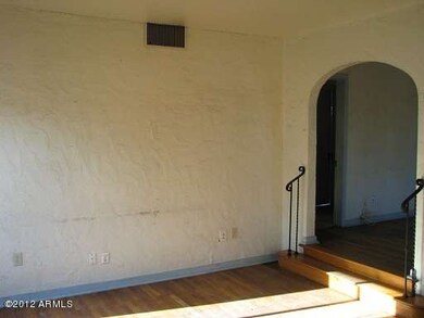 Architectural Archway to Dining Room
