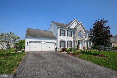 507 Rose Petal Ln, Mount Joy, PA 17552 - photo 2