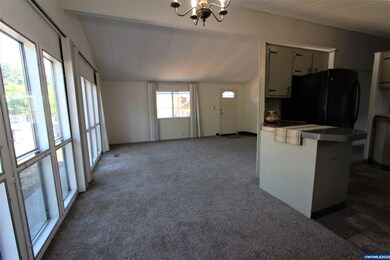 2203 SW Butterfield Dr, Corvallis, OR 97333 - photo 4