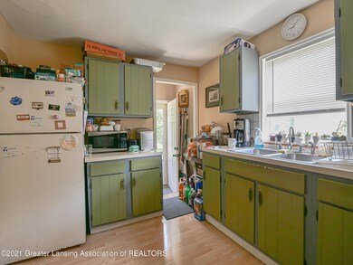 3801 Lowcroft Ave, Lansing, MI 48910 - photo 6