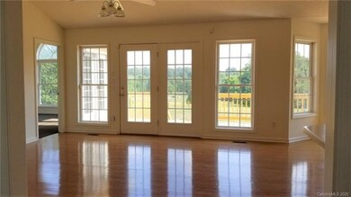 1836 Tennessee Ct, Lincolnton, NC 28092 - photo 3